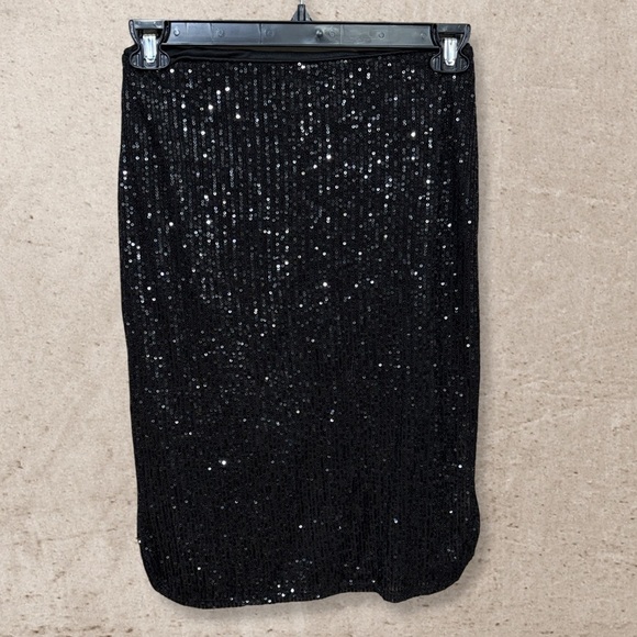 7th Ray Elegant Black Sequin Skirt - Picture 2 of 3